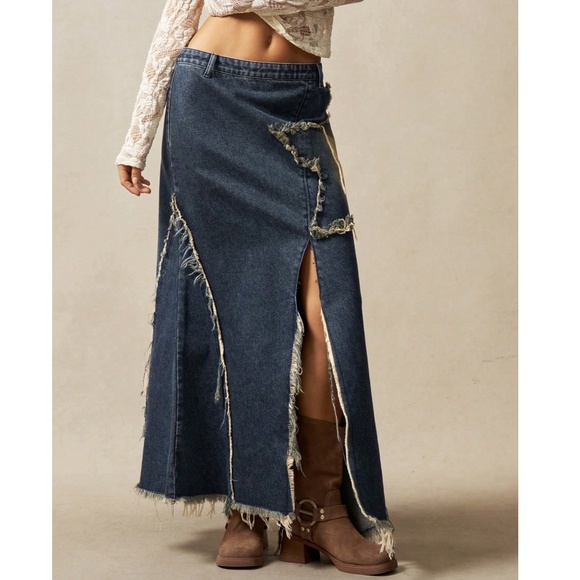 Western Dark Wash Star patch Frayed Split Hem Maxi Skirt - Picture 3 of 7